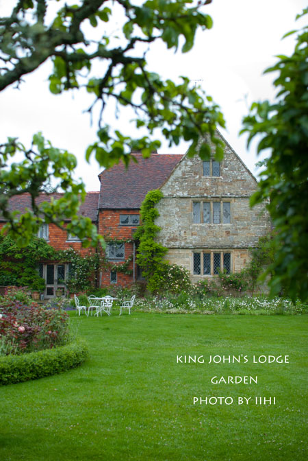 KingJohn'sLodge-gardenhouse.jpg