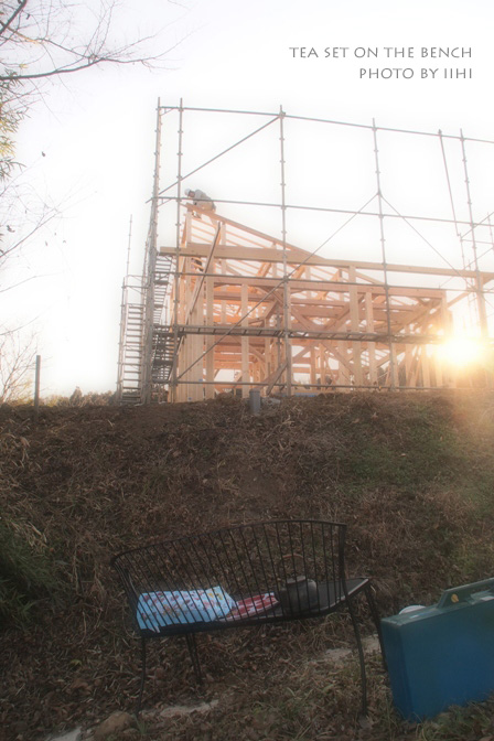 Tea-set-on-the-bench.jpg